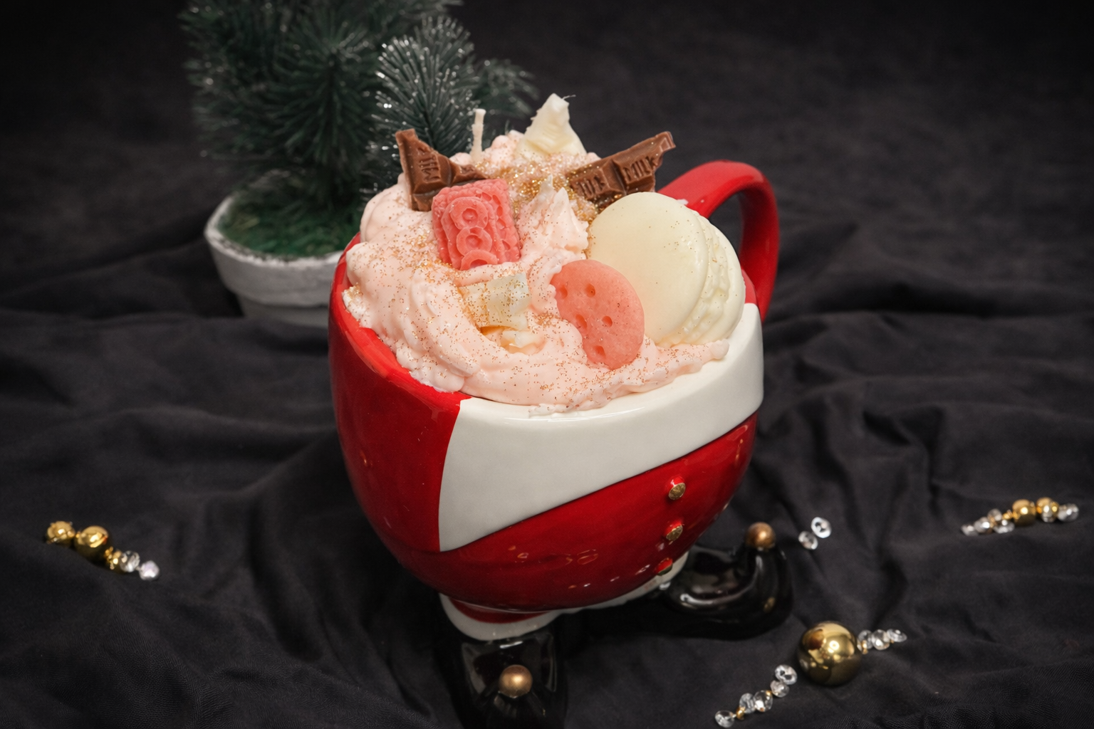 Festliche Weihnachtstassen-Kerze - Limitierte Edition (nur 4 Stück)